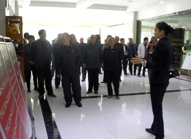 兗州區(qū)人大、政協(xié)領(lǐng)導(dǎo)蒞臨天意機(jī)械參觀考察