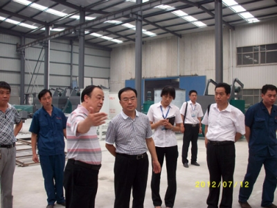 2012.7.12日李國忠教授到我公司參觀考察、指導工作