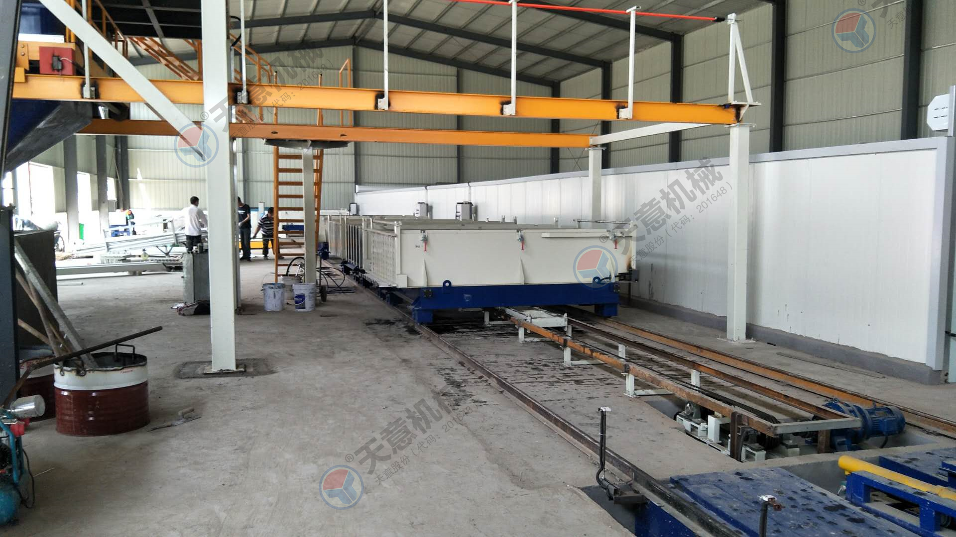 輕質(zhì)隔墻板設備自動化程度高，產(chǎn)量大